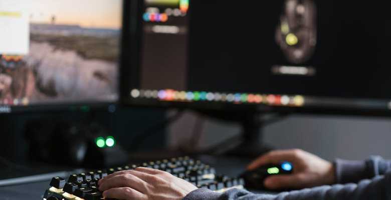 AI website creator vs. traditional CMS: which is right for you?